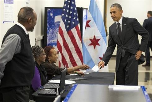 Ông Obama đi bỏ phiếu sớm bầu tân Tổng thống Mỹ