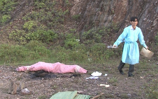 Tin mới nhất vụ thi thể phụ nữ cháy đen dưới chân đồi