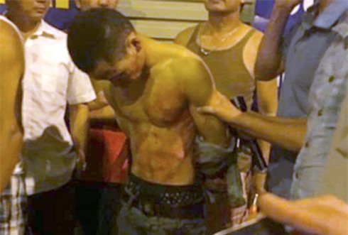 Tình hình sức khỏe của tài xế taxi bị cứa cổ giữa phố Hà Nội ra sao?