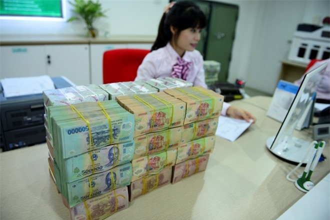 Ngân hàng "chạy đua" huy động vốn kỳ hạn dài 