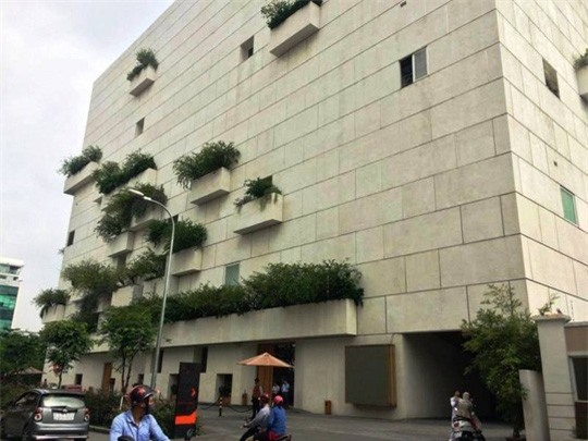 Đi xe SH, đến trung tâm hội nghị lớn ở Sài Gòn trộm cắp 