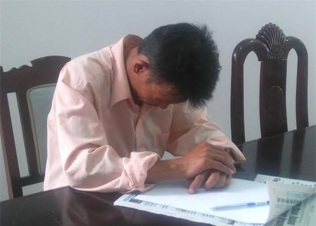 Chồng cầm dao cứa cổ vợ ở Đà Nẵng đã được về nhà