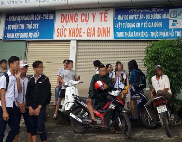 Bác sĩ bị tố hiếp dâm khi khám phụ khoa bị cấm hành nghề