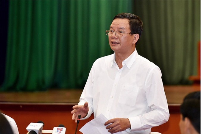 Bộ Tài chính đe cách chức cán bộ tính sai thuế phí xăng dầu