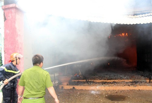 Cháy quán karaoke lớn nhất Tiền Giang, khách tá hỏa tháo chạy