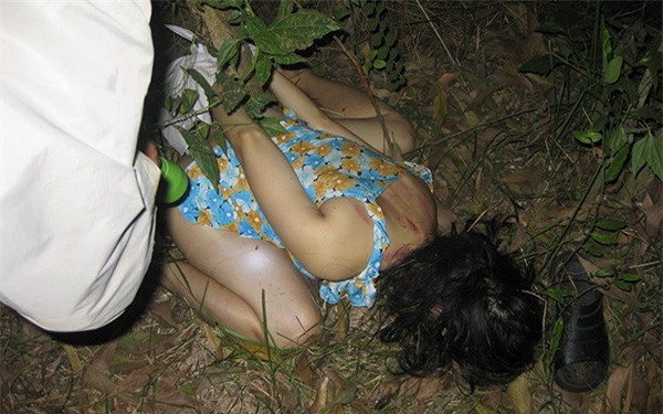 Cho đi nhờ xe, thiếu nữ bị "yêu râu xanh" hãm hiếp giữa đường 