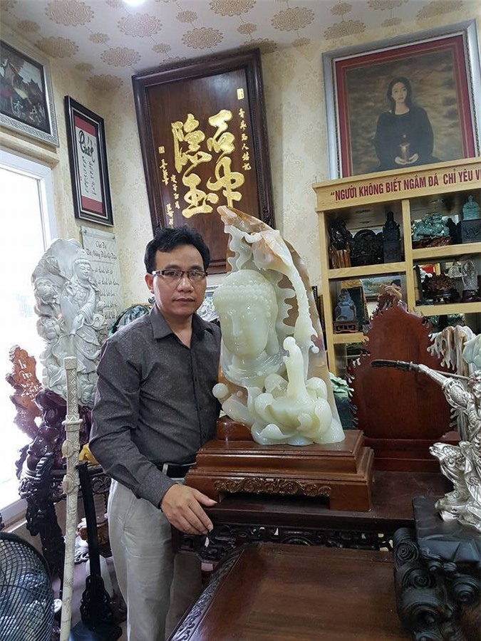 Vị doanh nhân làm giàu từ tình yêu cháy bỏng với những viên đá