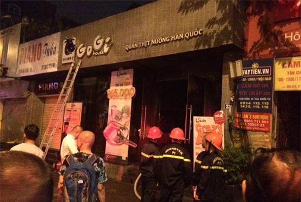 Hà Nội: Cháy ngùn ngụt tại nhà hàng đồ nướng Hàn Quốc