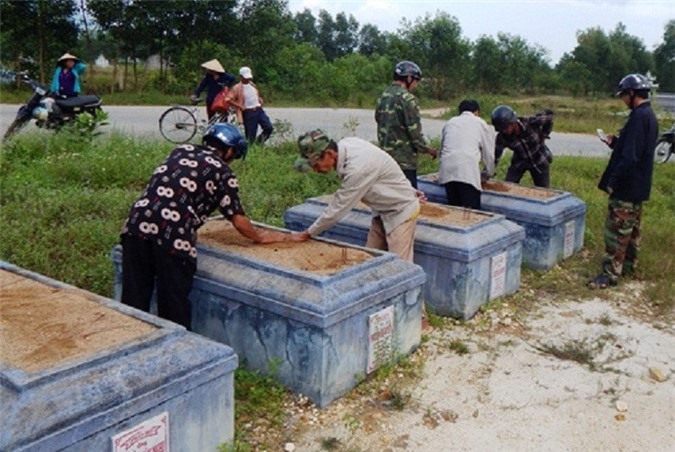 Hàng nghìn ngôi mộ bị đóng đinh ở Huế: Triệu tập 1 nghi can