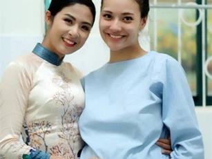 Người mẫu Trịnh Hồng Quế sinh con gái đầu lòng