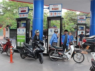 Phó thủ tướng yêu cầu phấn đấu đạt mục tiêu sử dụng xăng E5