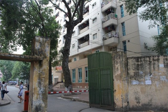 Thủ khoa trường đại học Thủy Lợi rơi từ tầng 7 xuống đất