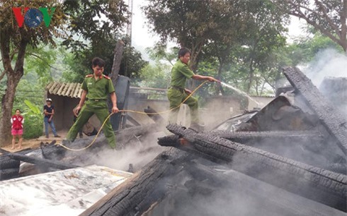 Trụ sở Ban Công an xã, quân sự ở Nghệ An bị thiêu rụi