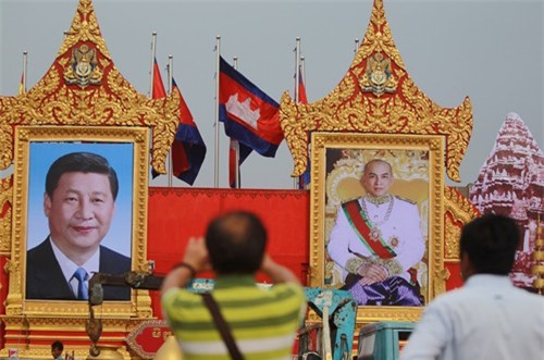 Chủ tịch Trung Quốc Tập cận Bình lần đầu thăm "bằng hữu" Campuchia