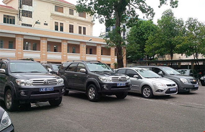Hàng chục ôtô công đã hư hỏng, Bộ Công Thương xin sắm thêm xe
