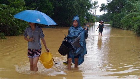 Chủ tịch Hà Tĩnh: Xả lũ nhanh, dân không kịp trở tay