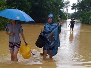 Chủ tịch Hà Tĩnh: Xả lũ nhanh, dân không kịp trở tay