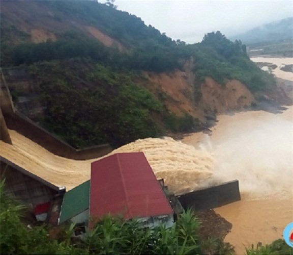 Mưa lũ ở miền Trung: Điều tra xả lũ tại thủy điện Hố Hô