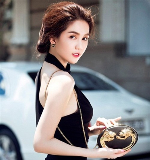 Ngọc Trinh gửi Phan Anh 150 triệu ủng hộ miền Trung lũ lụt