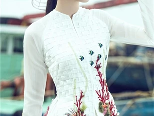 Mộc mạc nhưng kiêu sa, Nam Em diện áo bà ba ở trung kết Miss Earth 2016