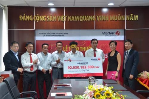 Trúng xổ số 92 tỷ: Toàn bộ số tiền đã được trao thưởng