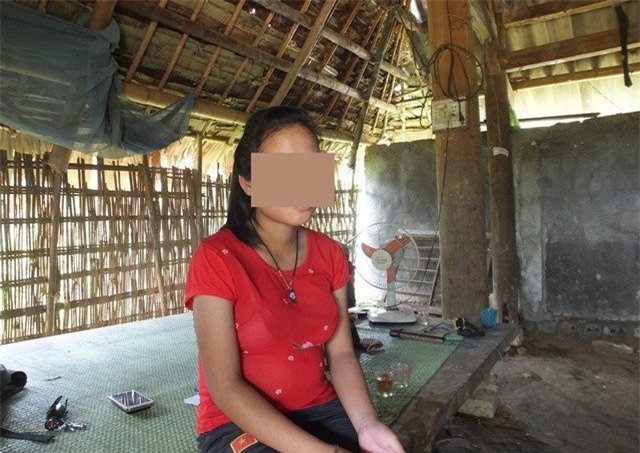 Sốc: Bé gái 12 tuổi mang thai, nghi bị hàng xóm hãm hại