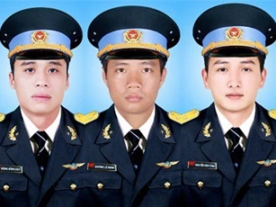 Truy thăng quân hàm cho 3 phi công vụ rơi trực thăng ở Vũng Tàu