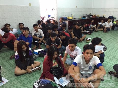 Bắt 52 thanh niên đua xe trái phép trên QL1A