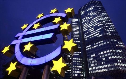 ECB quyết định giữ nguyên lãi suất thấp kỷ lục