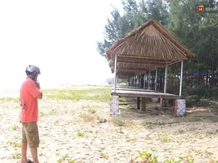Tá hỏa phát hiện nam thanh niên chết trong tư thế lạ ở bãi biển