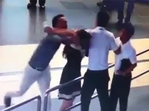 Đình chỉ cán bộ Sở GTVT hành hung nữ nhân viên sân bay