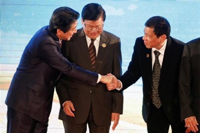 Nhật Bản tìm cách níu giữ Philippines "ở lại" với Mỹ