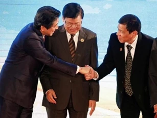 Nhật Bản tìm cách níu giữ Philippines "ở lại" với Mỹ