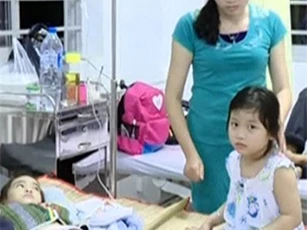 Vĩnh Long: Gần 80 trẻ mầm non ngộ độc, đi cấp cứu sau bữa trưa