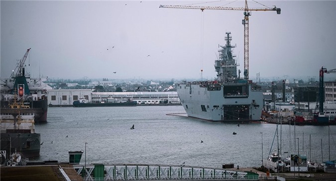 Ai Cập bán tàu chở trực thăng cho Nga chỉ với giá 1 USD?