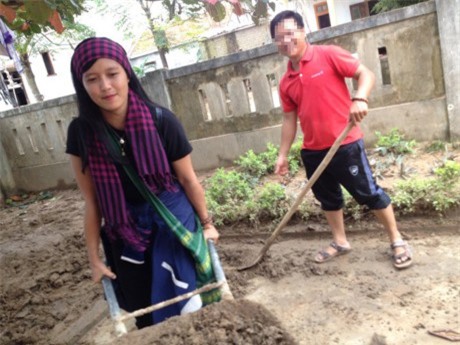 Bạn bè xót thương nữ tình nguyện viên tử nạn khi giúp dân vùng lũ