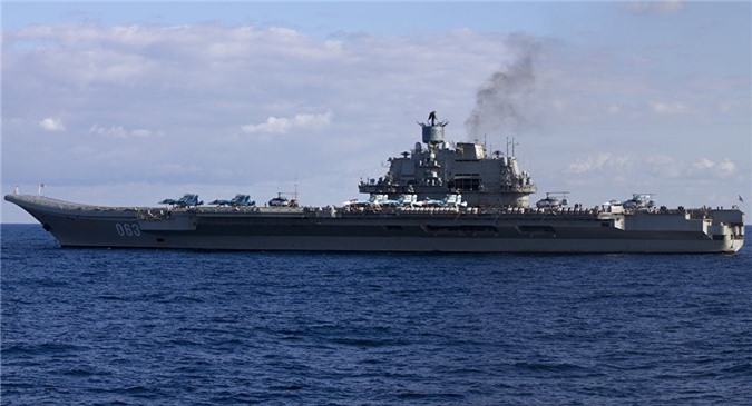 Máy bay quân sự của Anh giám sát Hạm đội tàu chiến Nga