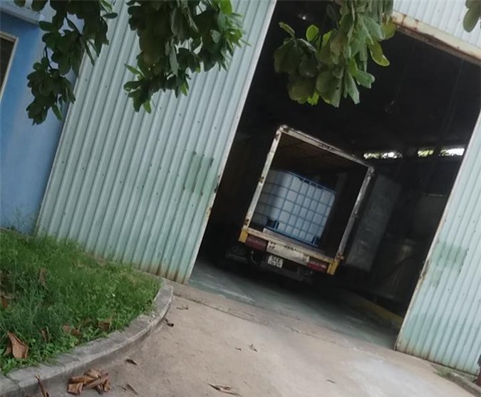 IS đốt nhà máy hóa chất, gần 1.000 người nhập viện