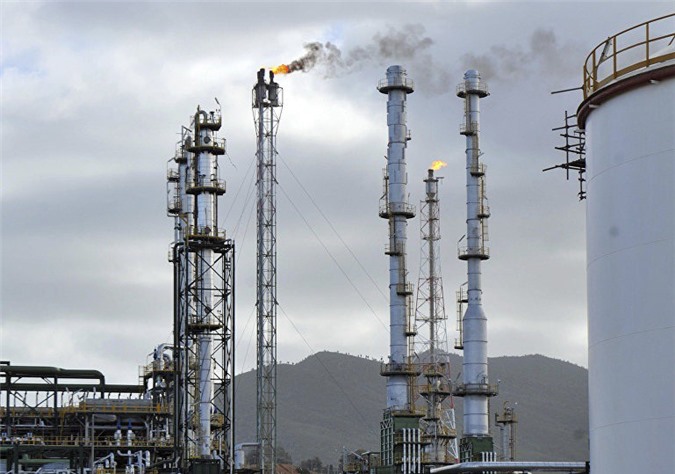 Saudi Arabia và Nga "bắt tay" cứu thị trường dầu mỏ