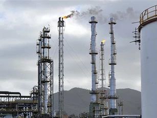 Saudi Arabia và Nga "bắt tay" cứu thị trường dầu mỏ