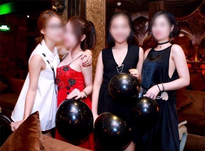 Hot girl Hà thành nhập viện, liệt tay chân vì hút bóng cười