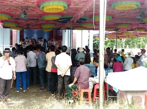 Thảm án tại biệt thự: Người thân gào khóc đón thi thể 2 mẹ con