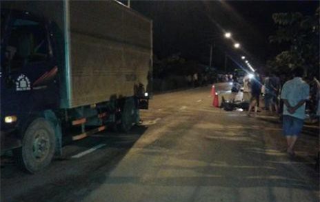 TP. HCM: Chui gầm xe tải, một nam thanh niên chết tại chỗ