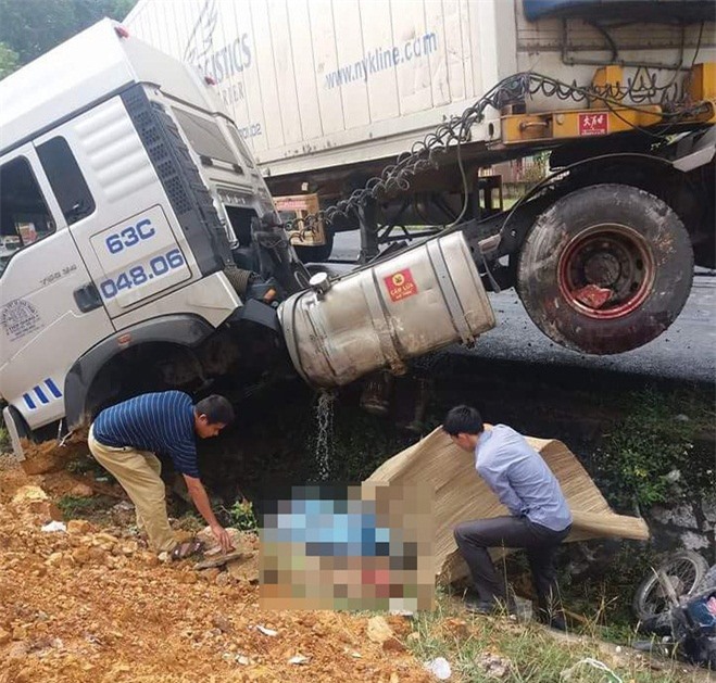 Container gây tai nạn thảm khốc, 5 người thương vong