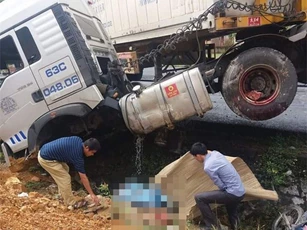 Container gây tai nạn thảm khốc, 5 người thương vong