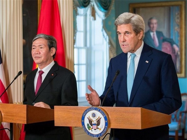 Ông Đinh Thế Huynh thăm Hoa Kỳ, hội đàm với Ngoại trưởng John Kerry
