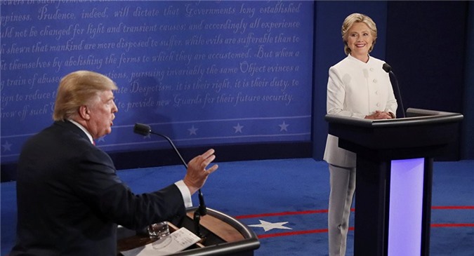 Trump: Clinton đã “dâng” nhiều tiền và 20% uranium Mỹ cho Nga