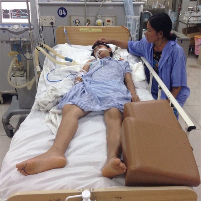 Đang ngủ thì bị rắn độc cắn, nữ sinh lớp 11 nguy kịch