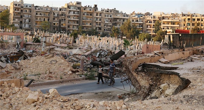 Liên quân Mỹ dội bom ồ ạt ở Syria, 300 dân thường thiệt mạng