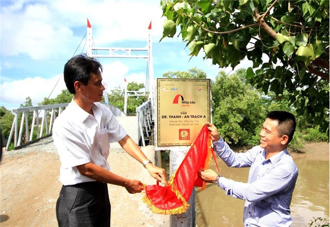 Bạc Liêu nhận bàn giao cầu thép dây văng qua kênh Điền Cô Ba